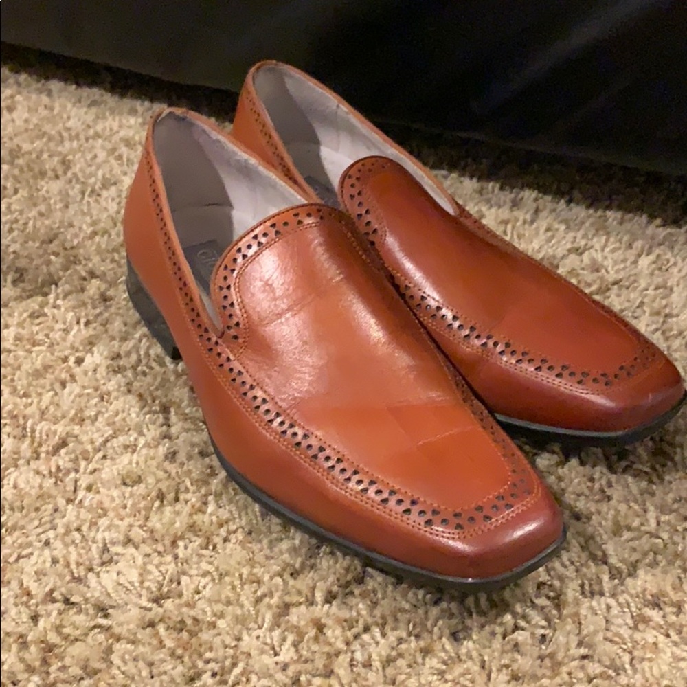 Giovanni size 9 dress shoes.